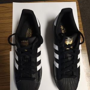 Men's size 8 black Adidas Superstar shoes